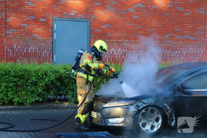 Brandweer ingezet voor autobrand