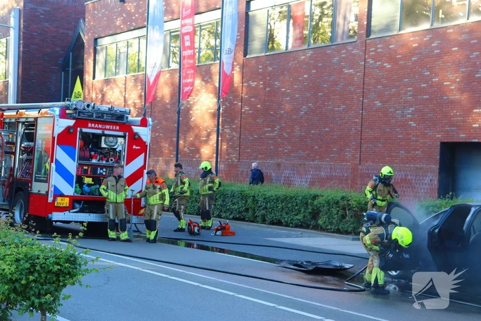 Brandweer ingezet voor autobrand
