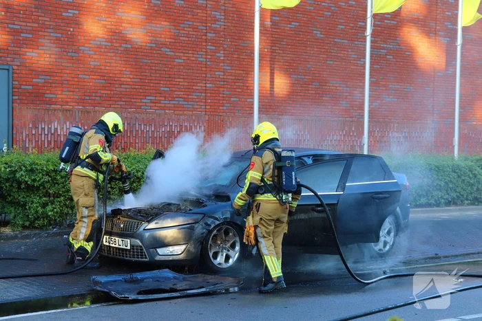 Brandweer ingezet voor autobrand