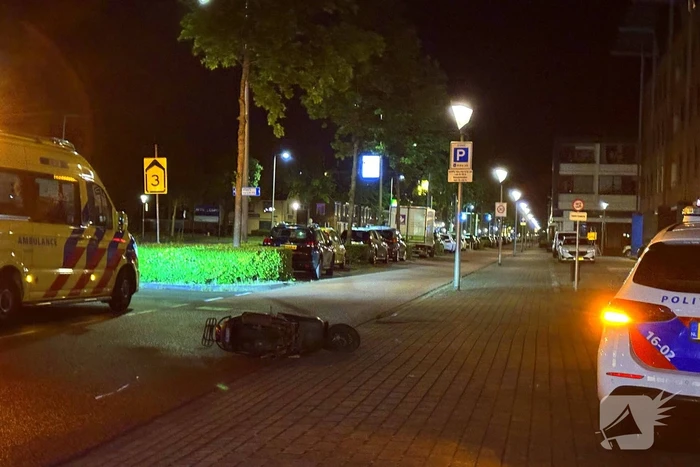 Botsing tussen auto en scooter