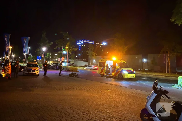 Botsing tussen auto en scooter