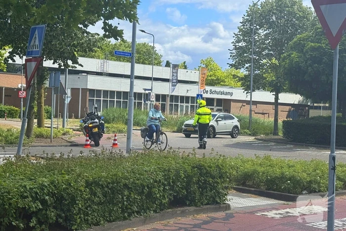 Botsing tussen bestelbus en personenwagen