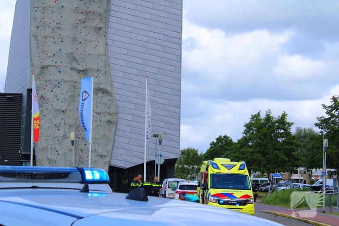 Traumahelikopter landt voor medische noodsituatie
