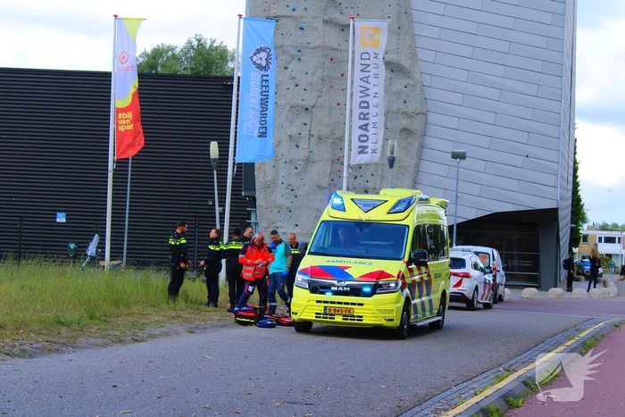 Traumahelikopter landt voor medische noodsituatie