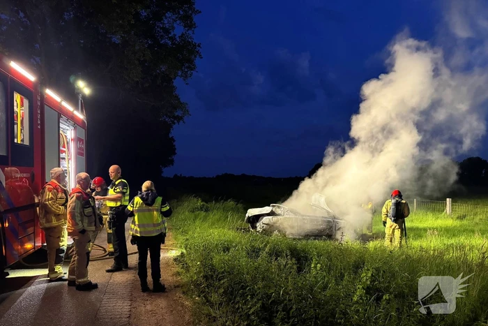Brandweer ingezet voor autobrand