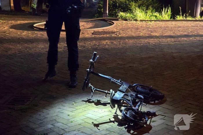 Gezin uit brandende woning gered via ladder
