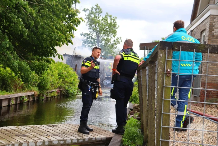 Veel rookontwikkeling bij schuurbrand