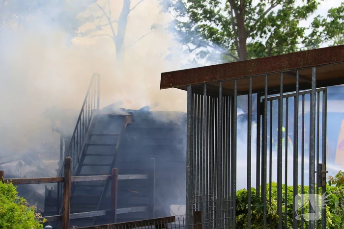 Veel rookontwikkeling bij schuurbrand