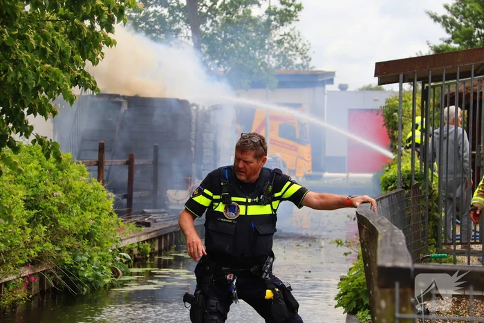 Veel rookontwikkeling bij schuurbrand