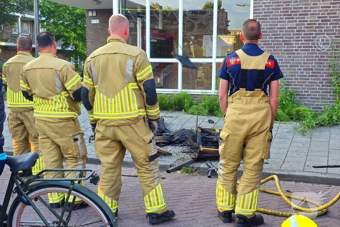 Brand op balkon snel onder controle
