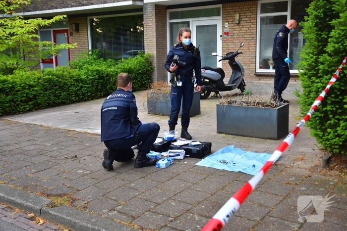 Vuurwerkaanval veroorzaakt schade aan woning