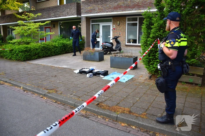Vuurwerkaanval veroorzaakt schade aan woning