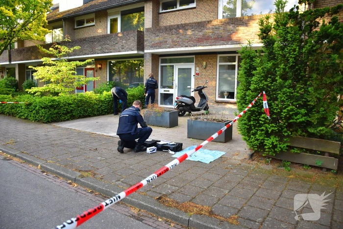 Vuurwerkaanval veroorzaakt schade aan woning