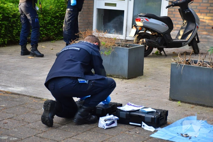 Vuurwerkaanval veroorzaakt schade aan woning