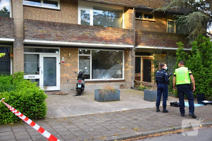 Vuurwerkaanval veroorzaakt schade aan woning