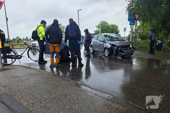 Maaltijd bezorger gewond bij aanrijding