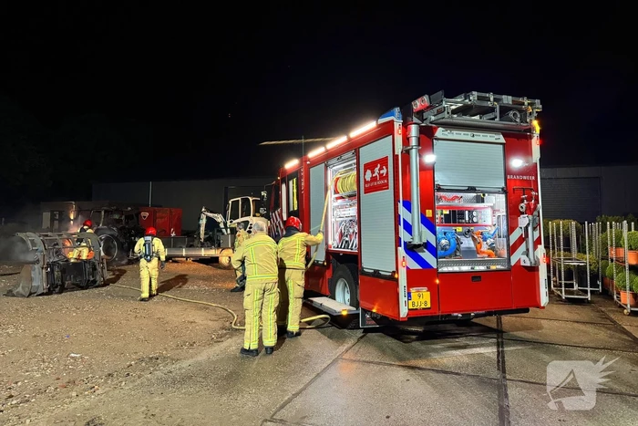 Nachtelijke brand verwoest tractor