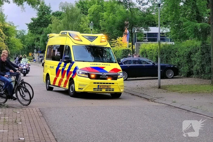 Botsing tussen auto en scooter