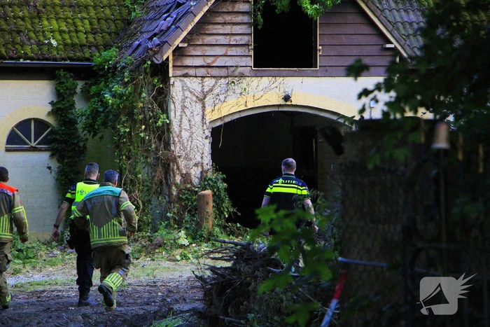 Verdachte vaten gevonden bij woning
