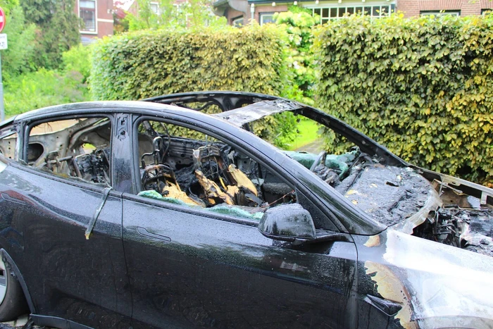 Autobrand vernietigt Tesla