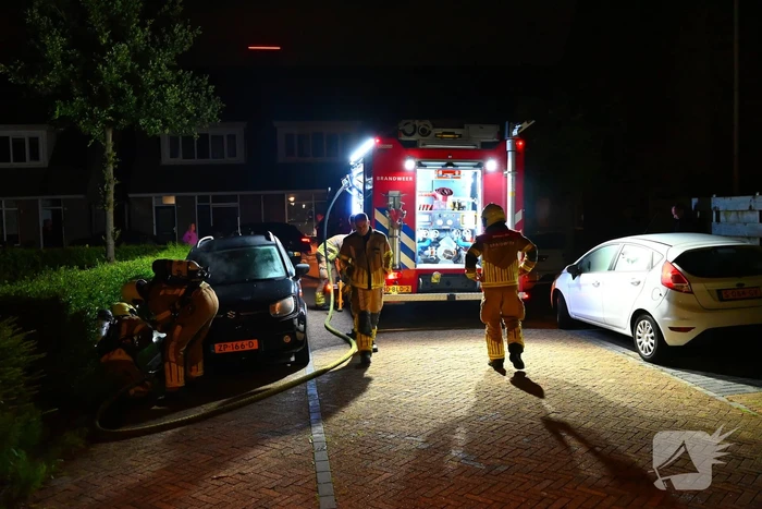 Politie onderzoekt autobrand