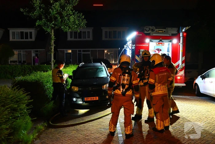 Politie onderzoekt autobrand