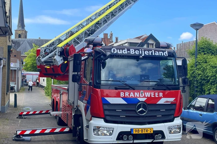 Brandweer ingezet bij brand in dak van woning