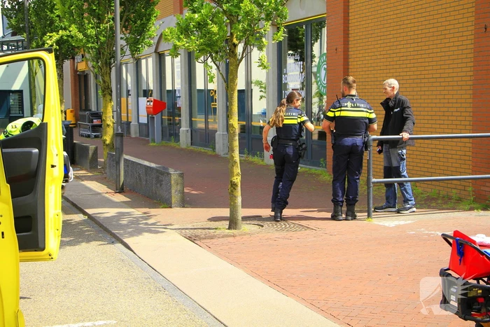 Bestuurder rijdt scootmobiel aan, merkt niks en rijdt door