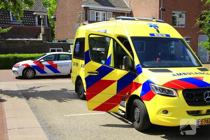 Bestuurder rijdt scootmobiel aan, merkt niks en rijdt door