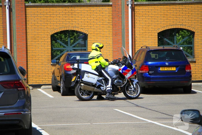 Bestuurder rijdt scootmobiel aan, merkt niks en rijdt door