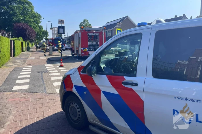Brandweer ingezet voor brand achter een woning
