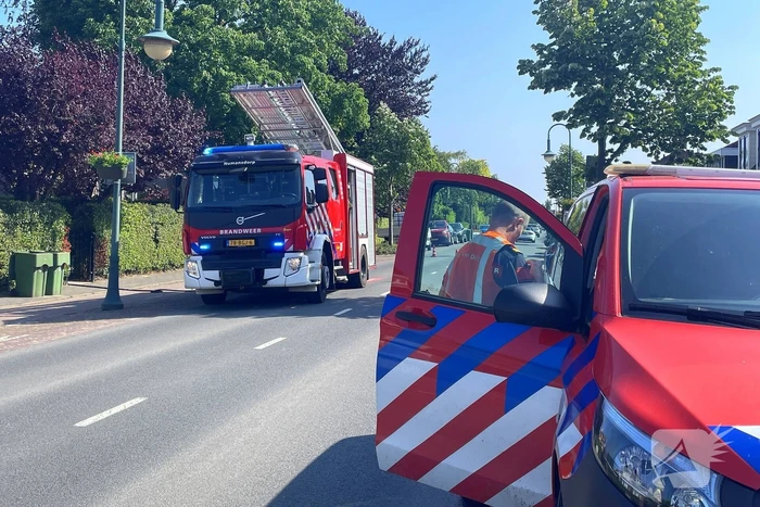 Brandweer ingezet voor brand achter een woning