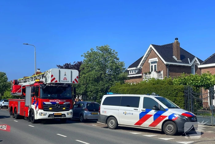 Brandweer ingezet voor brand achter een woning