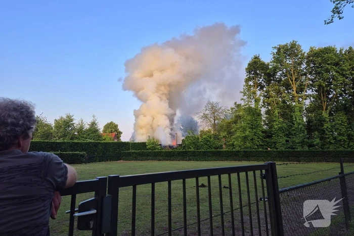 Snel ontwikkelende brand veroorzaakt schade