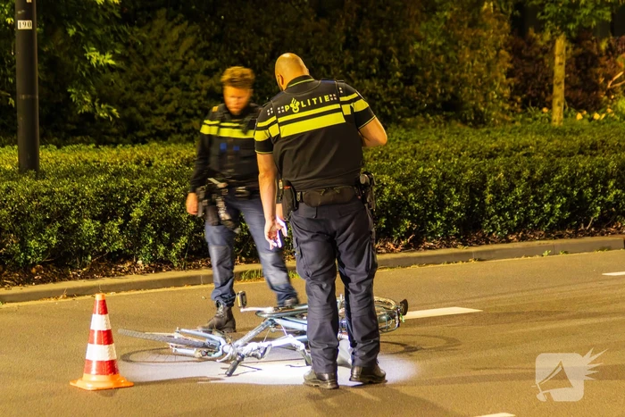 Politie schept fietser tijdens spoedrit
