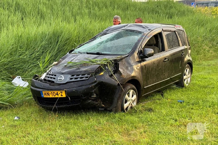 Dronken bestuurder eindigt in sloot na ongeval