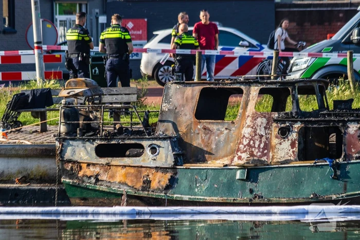 Dode bij brand op woonboot