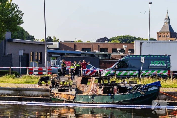 Dode bij brand op woonboot