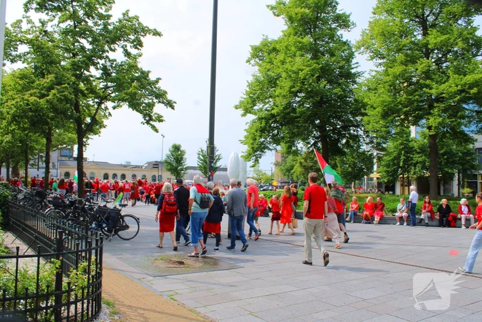 Veel deelnemers aan demonstratie en tegen demonstratie