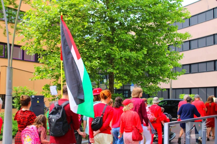 Veel deelnemers aan demonstratie en tegen demonstratie