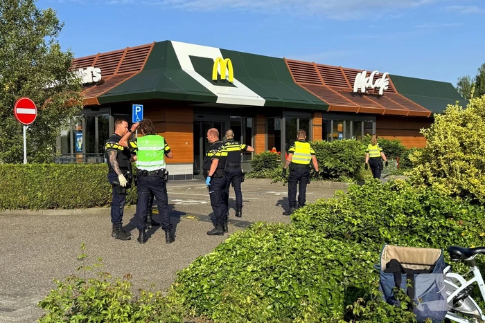 Camouflagekleding en wapen zorgen voor onrust