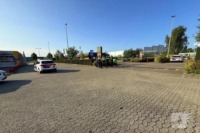 Camouflagekleding en wapen zorgen voor onrust