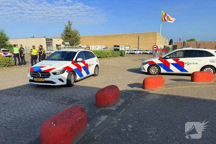 Camouflagekleding en wapen zorgen voor onrust
