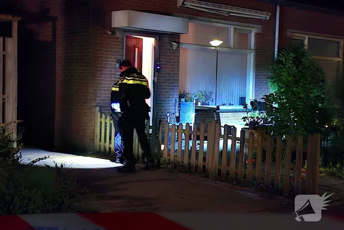 Politie onderzoekt explosie nabij woning