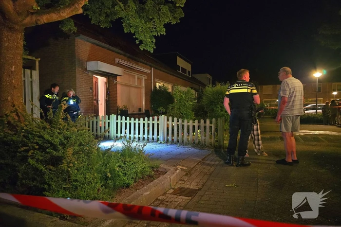 Politie onderzoekt explosie nabij woning