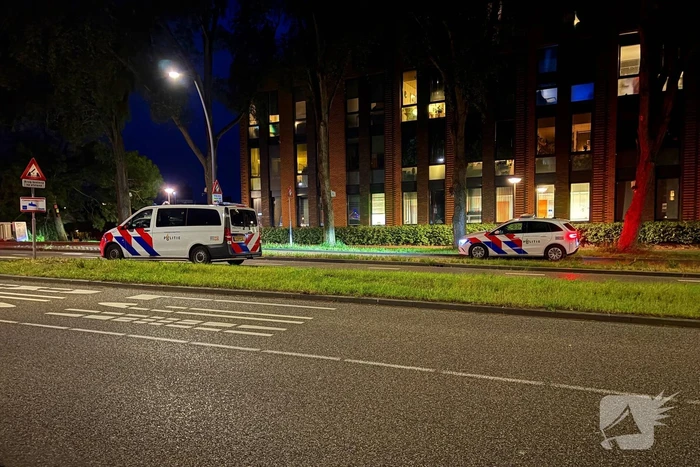 Agent gewond bij incident in kliniek, verdachte aangehouden