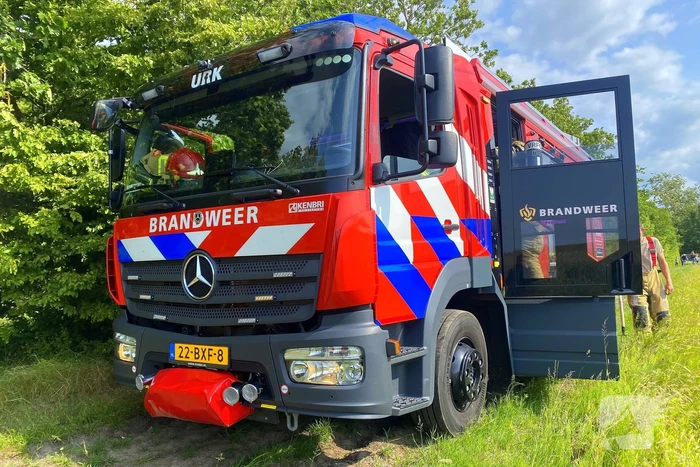 Brandweer blust moeilijk vindbaar vuur
