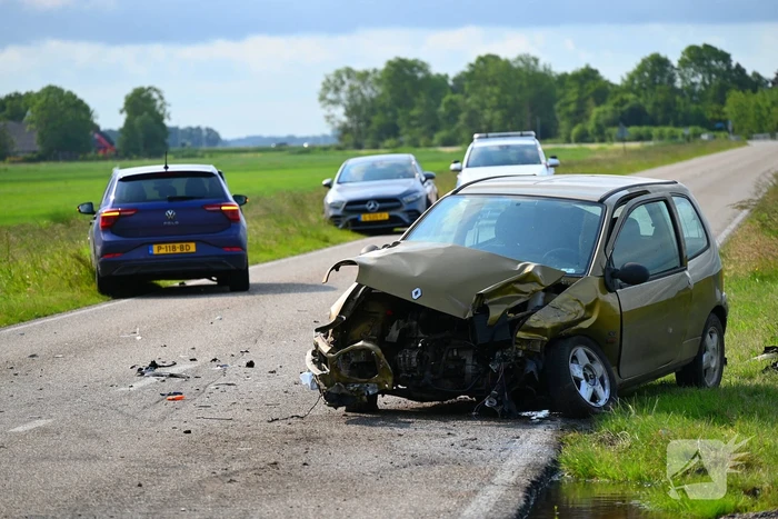 Frontaler botsing veroorzaakt ravage