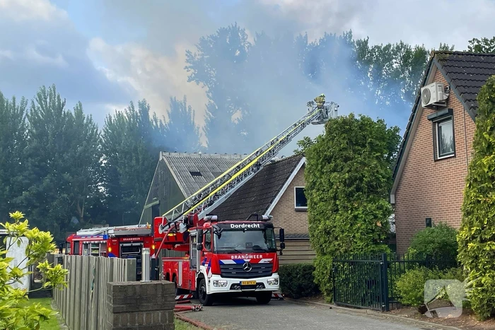 Rookoverlast door brand in bijgebouw