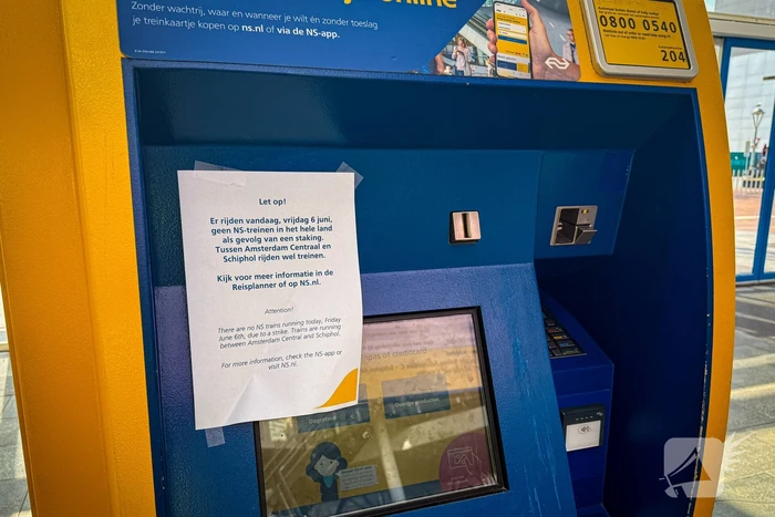 Landelijke NS staking zorgt voor gestrande reizigers en toeristen